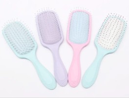 Vil Detangling Hair Brush generere statisk elektricitet under brug?